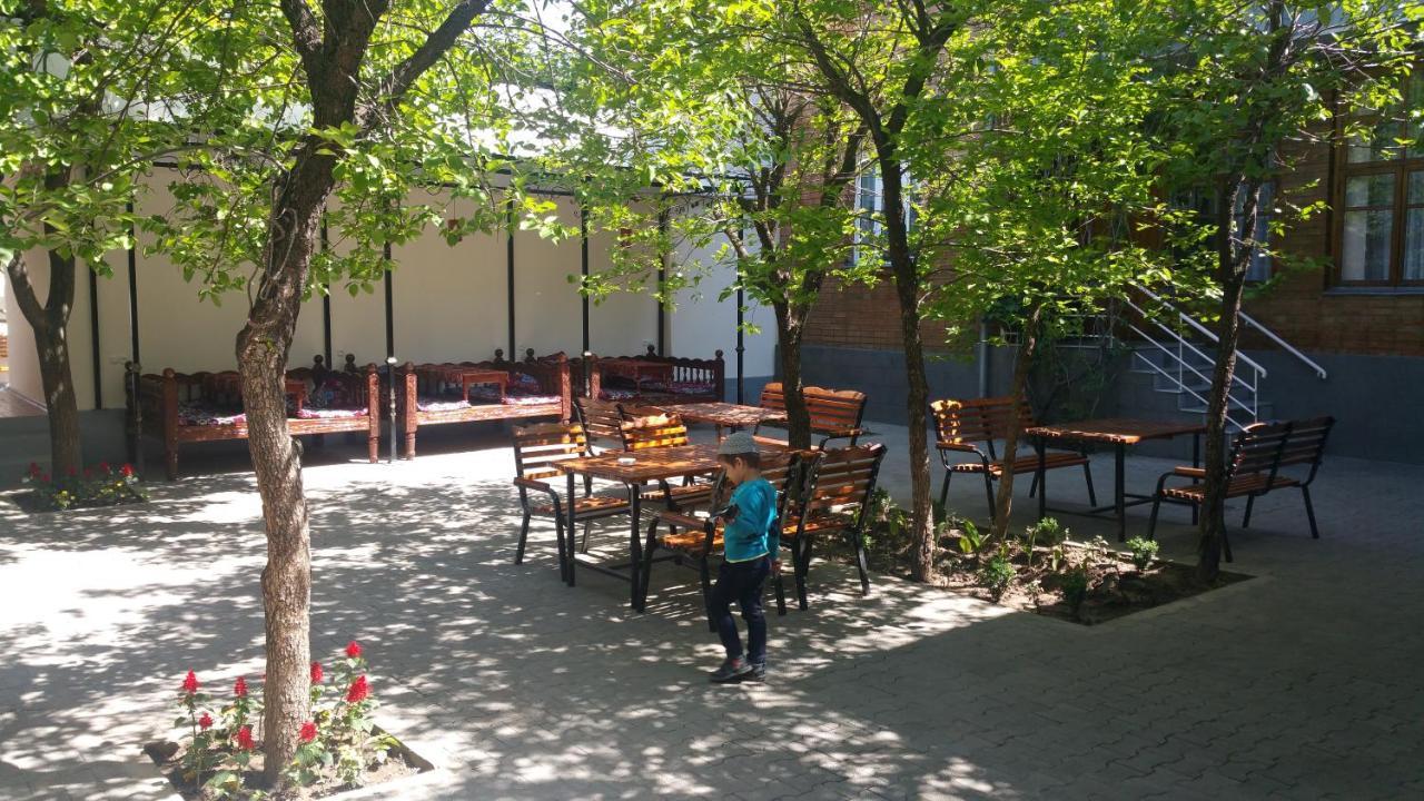Gulnara Guesthouse Tasken Kültér fotó
